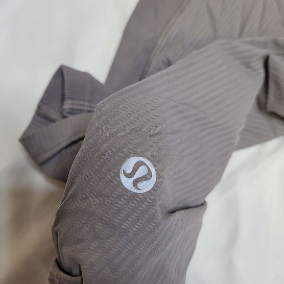LULULEMON titanium gray dance studio adjustable cuff crop pant 4‎ - Picture 5 of 13